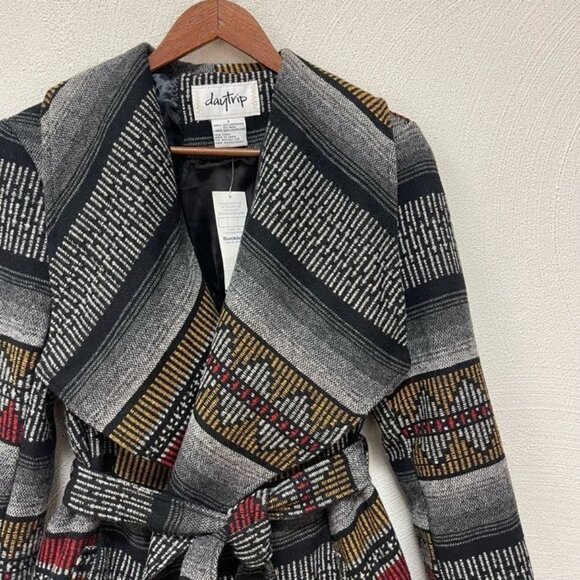 NWT Buckle - Daytrip Black & Gray Aztec Print Tie Waist Jacket Coat sz S - Picture 3 of 5
